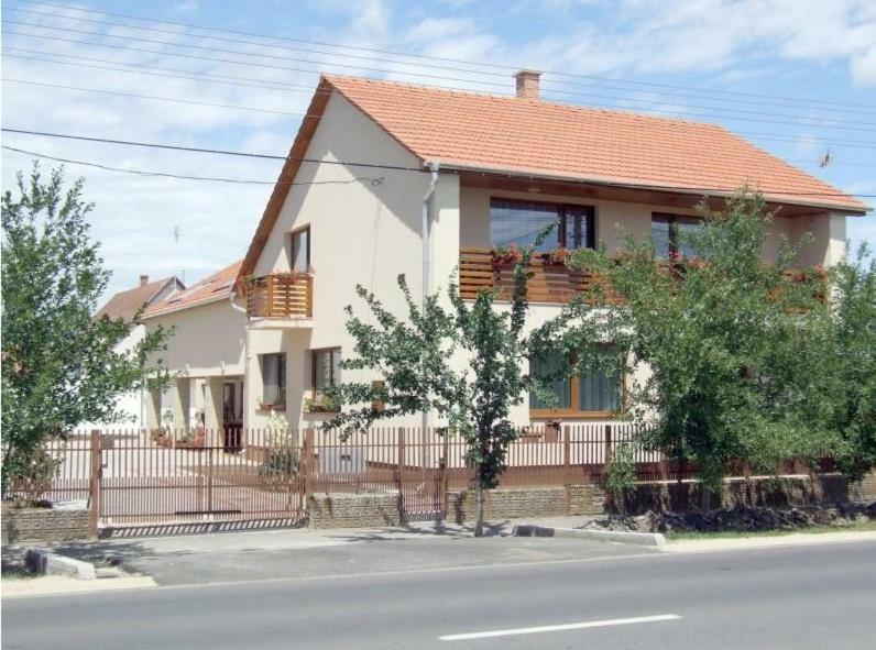 Hotel Aura Vendeghaz Hajdúszoboszló Exterior foto