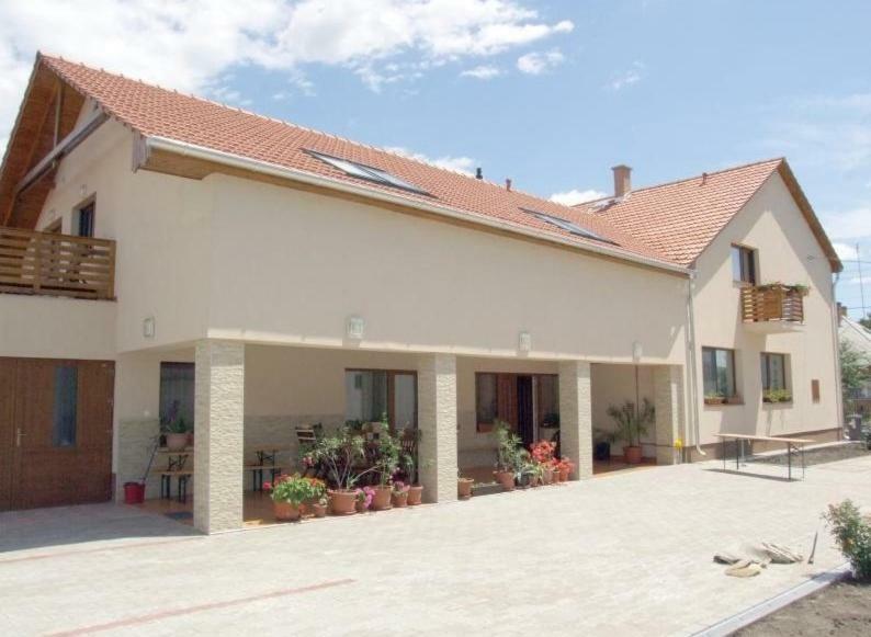 Hotel Aura Vendeghaz Hajdúszoboszló Exterior foto